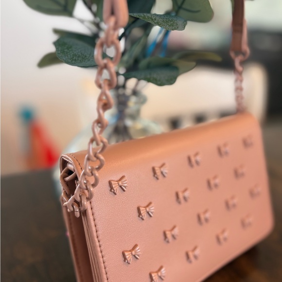 Betsey Johnson Coquette Crossbody purse. - Picture 4 of 7